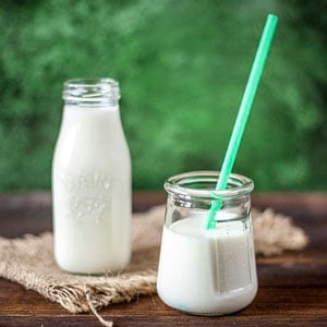 2 yogures en tarros de cristal, evolución de la nutrición
