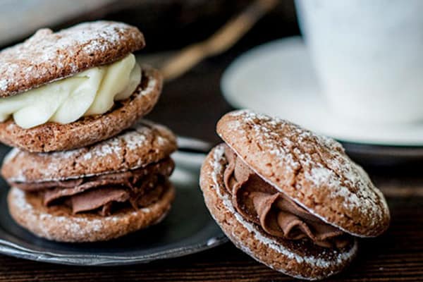 Bollería dulce en un plato