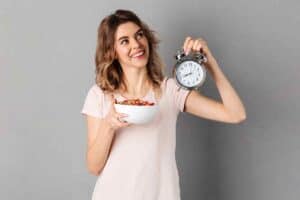El tiempo es clave en el ayuno intermitente para mujeres