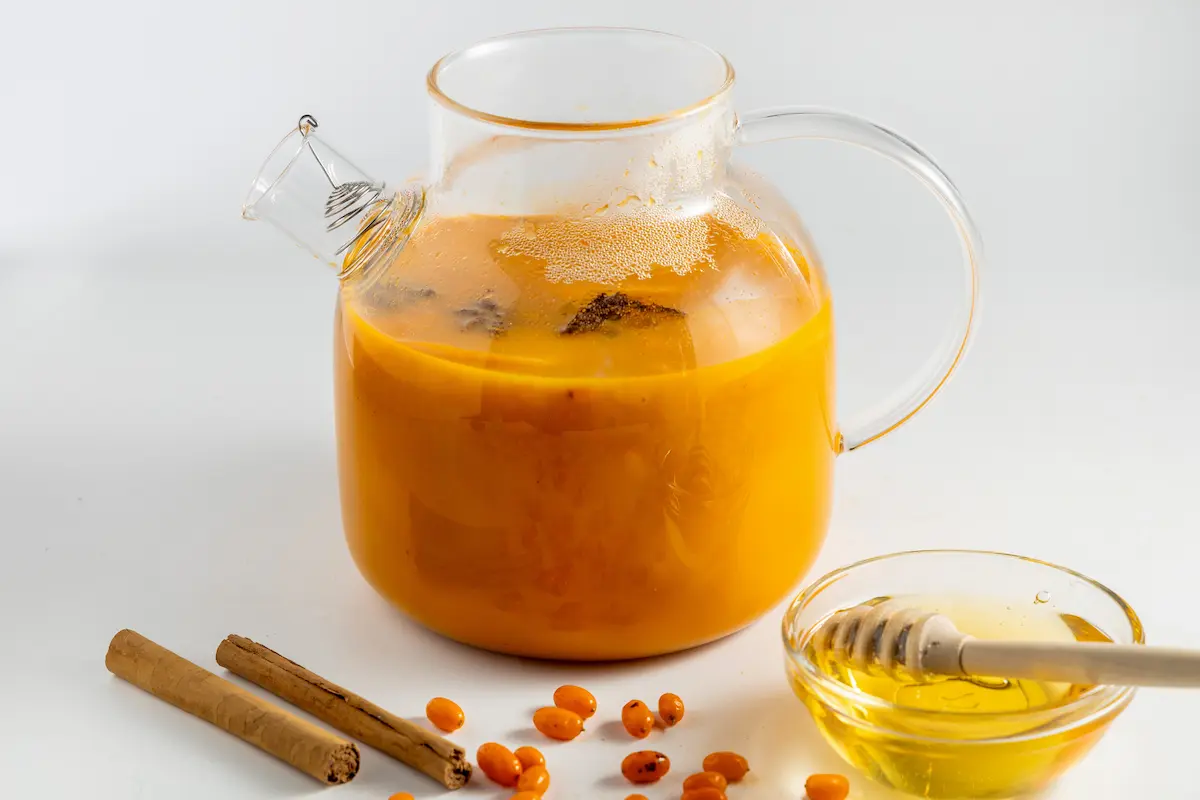 El espino amarillo puedes tomarlo en te, en polvo o en cápsulas de suplemento.