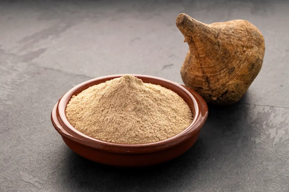 La principal ventaja de la maca es su capacidad para equilibrar las hormonas y mejorar la salud sexual y la fertilidad en hombres y mujeres.